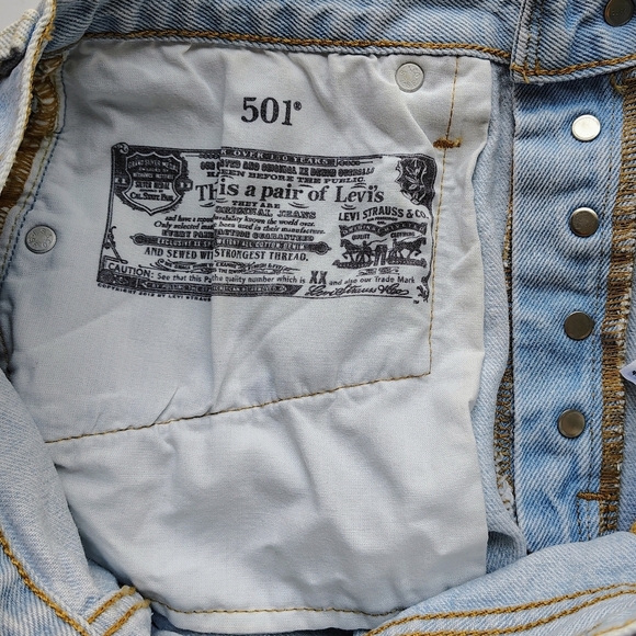 Levi's 501 original denim shorts light blue, button fly, high rise Women,sz 28. - Picture 13 of 17